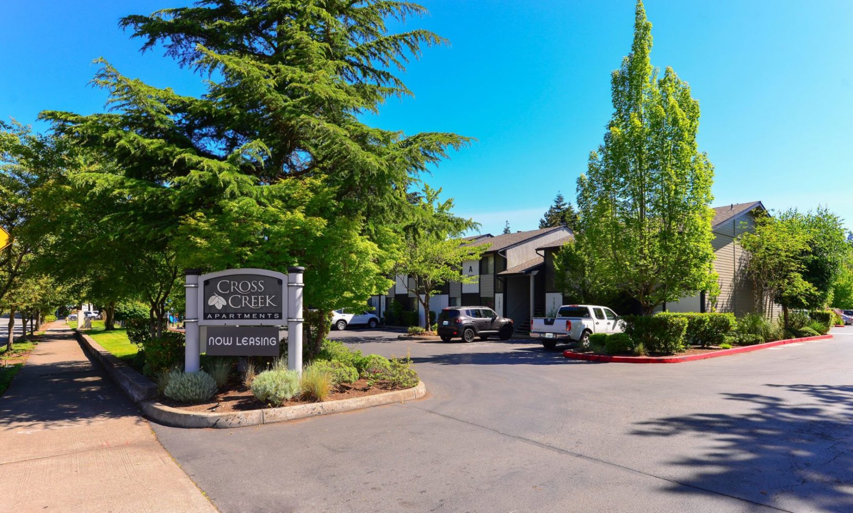 Cross Creek Entrance