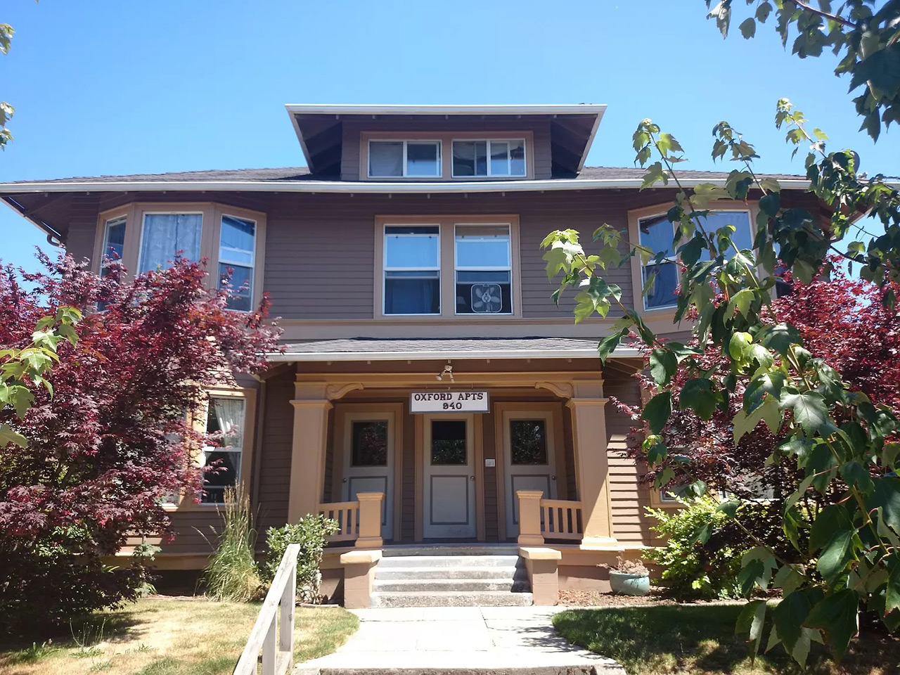 The Oxford Apartments - Front View